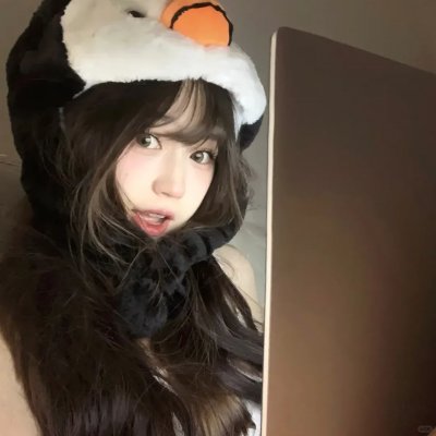 在角落,主教身边